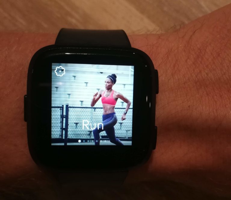 fitbit connected gps is running